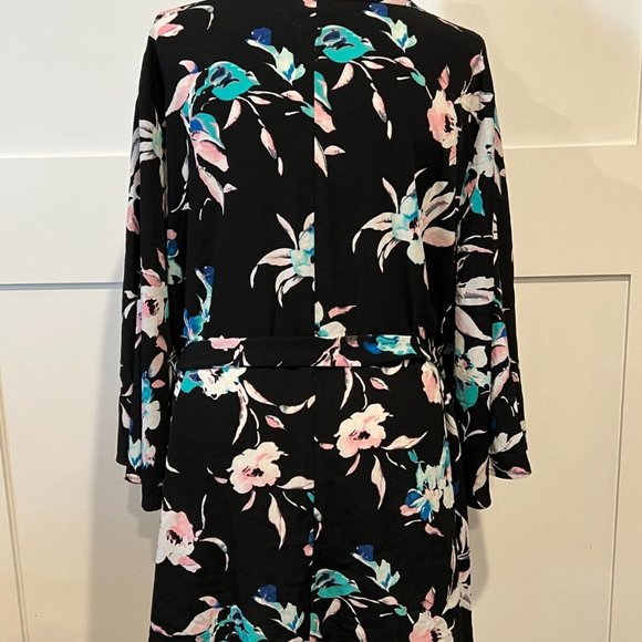 Lane Bryant Women Plus Size Black Floral Tunic Blouse Belt Tie Size 22/24 - Picture 2 of 10